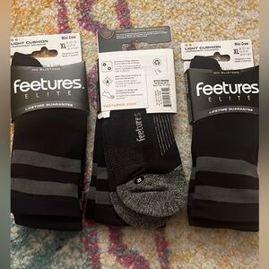 Feetures Elite Black and Gray Athletic Socks